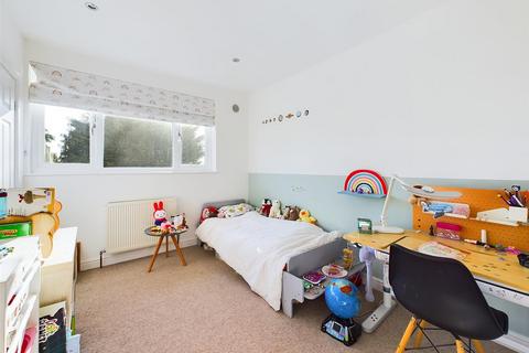 35 Ferncroft Avenue, Ruislip, HA4 9JE