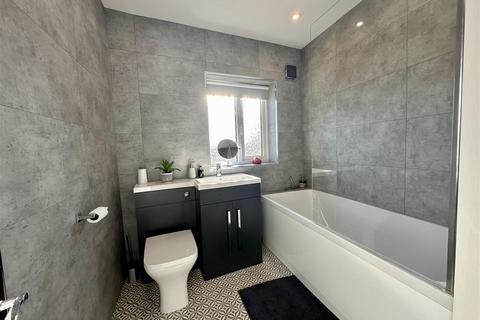 125 Longfield Road, Darlington, DL3 0HS