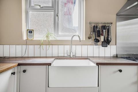 2 Blythe Close, London, SE6 4UW