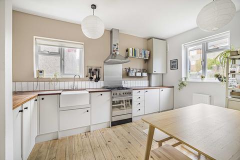 2 Blythe Close, London, SE6 4UW