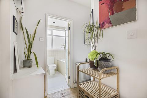 2 Blythe Close, London, SE6 4UW