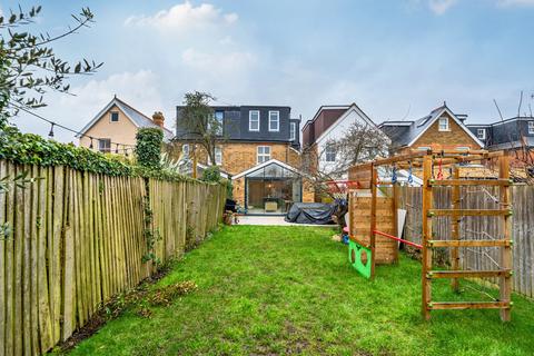 6 Cedar Road, Weybridge, KT13 8NY
