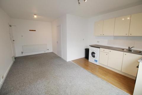 Studio to rent, Knyveton Road, Bournemouth BH1