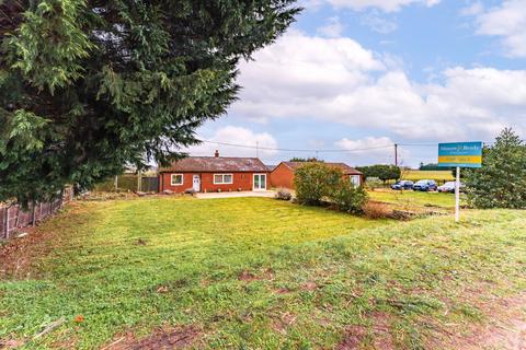 3 bedroom detached bungalow for sale, High Street, Marsham