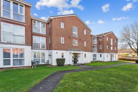 2 bedroom apartment for sale, Tayfield Close, Ickenham, UB10