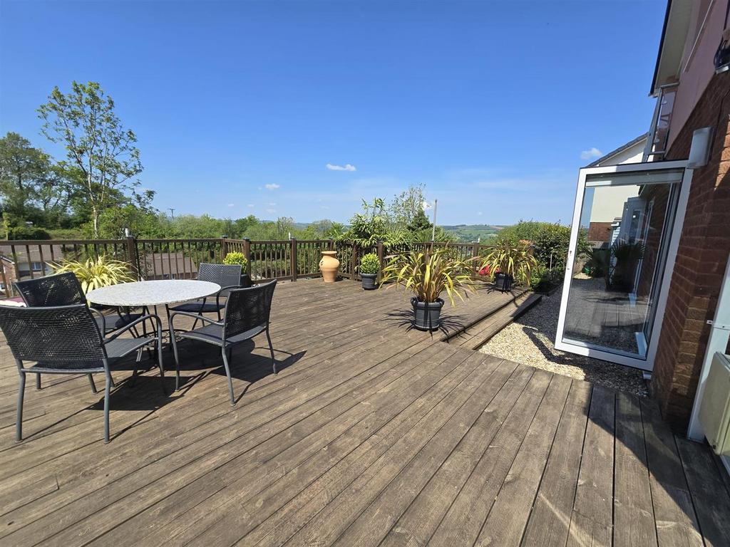 Garden and view 1.jpg