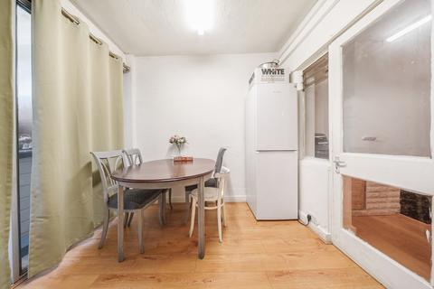 45 Appledore Avenue, Ruislip, HA4 0UT
