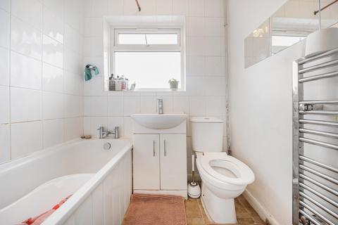 45 Appledore Avenue, Ruislip, HA4 0UT