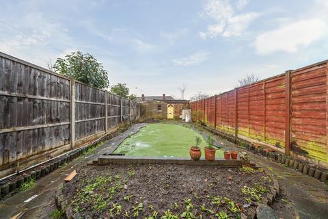 45 Appledore Avenue, Ruislip, HA4 0UT