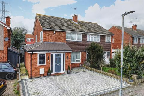 3 bedroom semi-detached house for sale, Perrysfield Road, Cheshunt