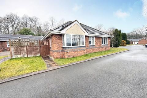 2 bedroom semi-detached bungalow for sale, Pavilion End, Stourbridge DY7