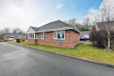 2 bedroom semi-detached bungalow for sale, Pavilion End, Stourbridge DY7