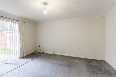 71 Foxholes Close, Deanshanger, Milton Keynes, MK19 6HA