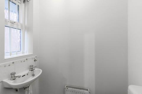 71 Foxholes Close, Deanshanger, Milton Keynes, MK19 6HA