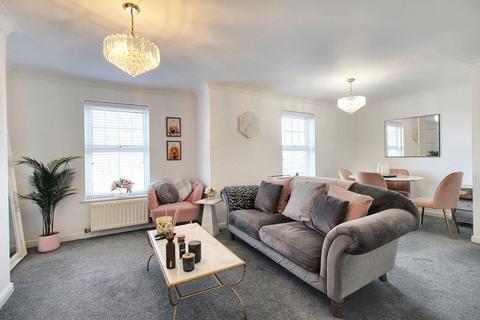 2 bedroom flat for sale, Kirk View, Ashford TN23