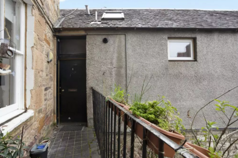 1 bedroom flat to rent, 94, Causewayside, Edinburgh, EH9 1PU