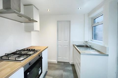 2 bedroom flat to rent, Barehirst Street, South Shields