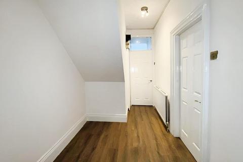 2 bedroom flat to rent, Barehirst Street, South Shields