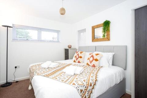 2 bedroom apartment to rent, Southchurch Road, Southend-on-Sea, Essex, SS1