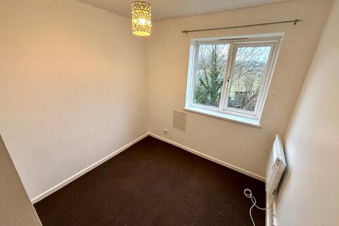 2 bedroom flat to rent, Lewis Way, Dagenham RM10