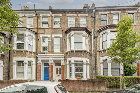 2 bedroom flat to rent, St. Luke's Avenue, London SW4