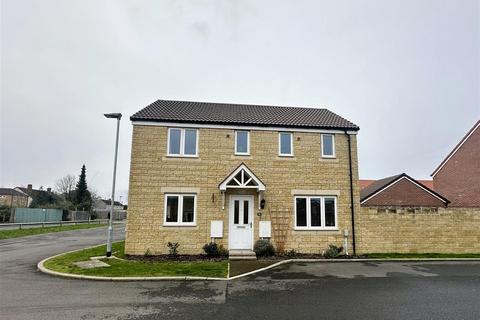 3 bedroom detached house to rent, Hickory Way, Chippenham