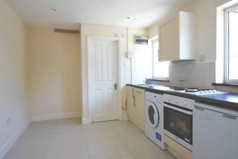 Studio to rent, Thorverton Road, Cricklewood, NW2