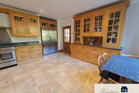 6 bedroom detached house for sale, Uppingham Road, Bushby, LE7