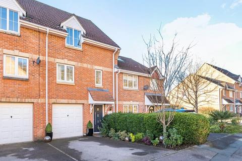 3 bedroom townhouse for sale, Catmint Close, Knightwood Park, Chandler's Ford