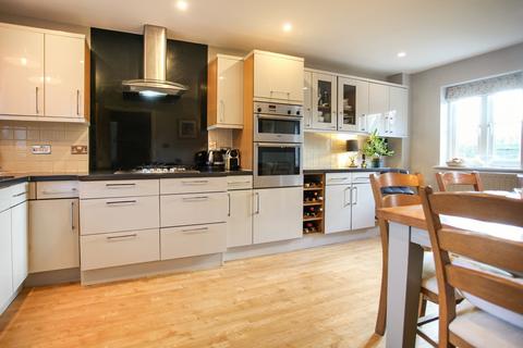 33 Blenheim Way, Moreton-in-marsh, GL56 9NA