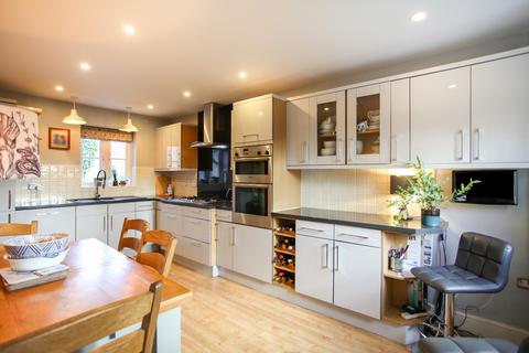 33 Blenheim Way, Moreton-in-marsh, GL56 9NA