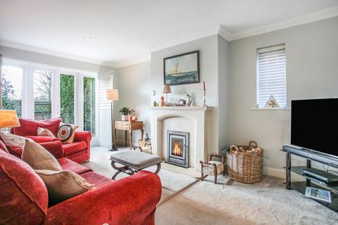 33 Blenheim Way, Moreton-in-marsh, GL56 9NA