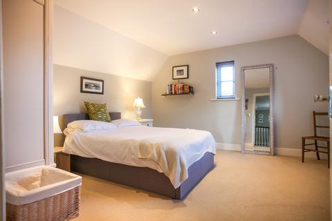 33 Blenheim Way, Moreton-in-marsh, GL56 9NA