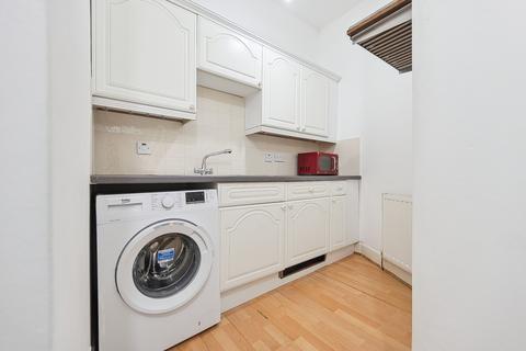 2 bedroom flat to rent, Coustonholm Road, Flat 3/1, Shawlands, Glasgow, G43 1TZ