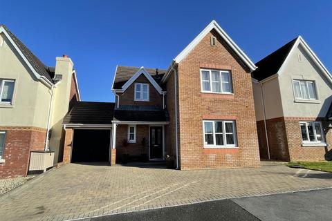 4 bedroom detached house for sale, Trem Y Mynydd, Burry Port