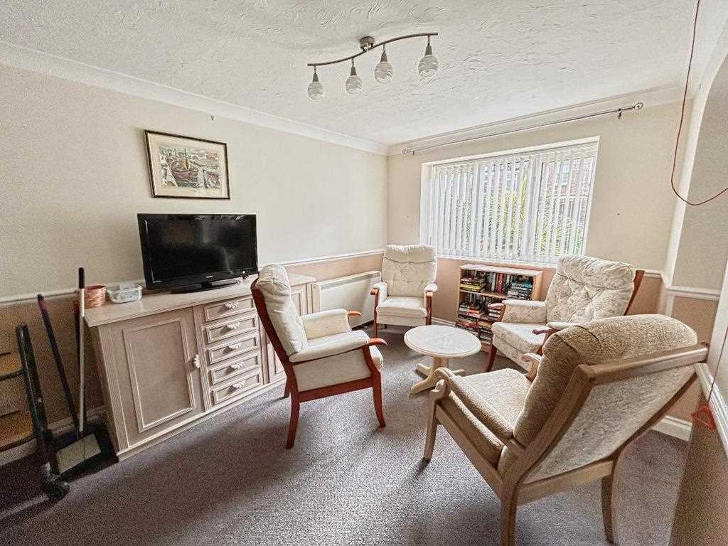 Communal Lounge (Alt