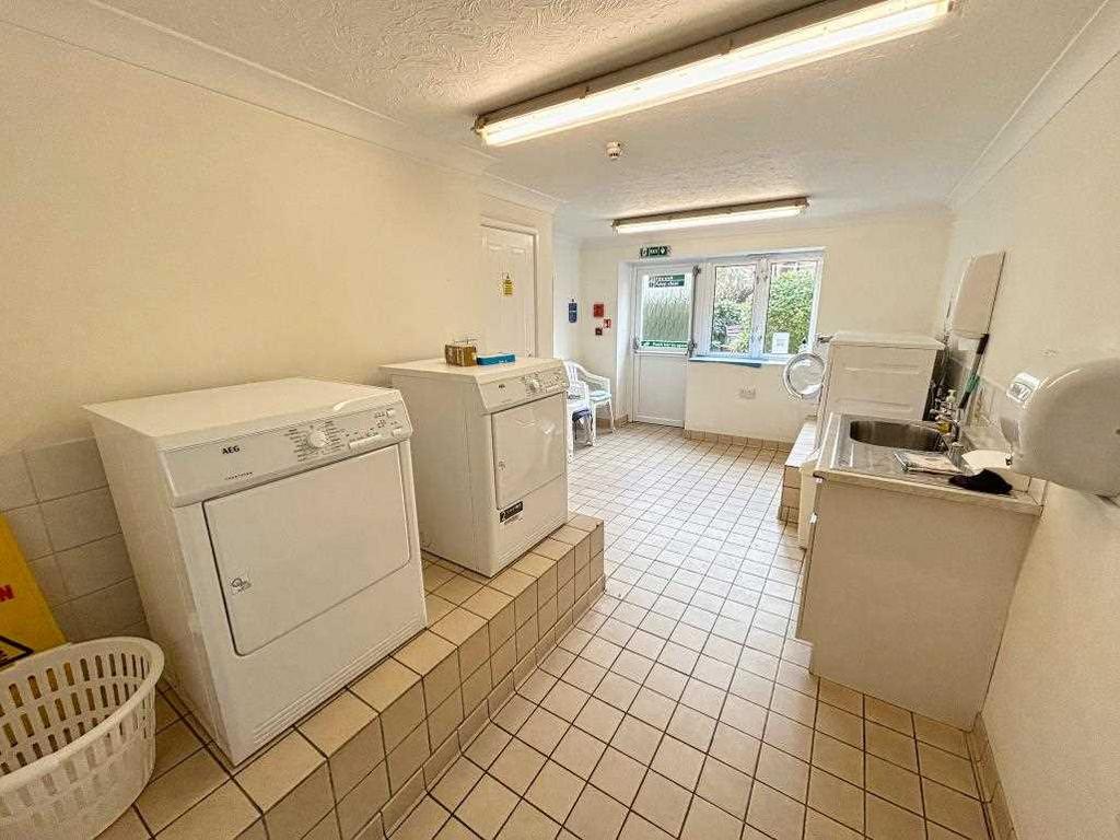 Communal Laundertte