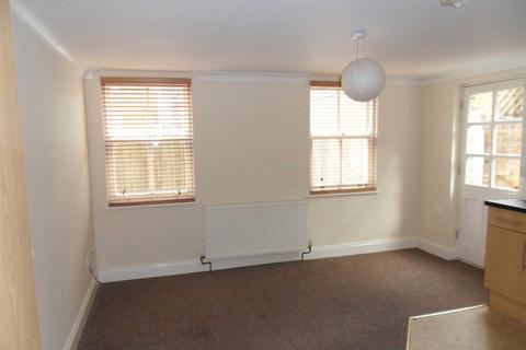 2 bedroom flat to rent, Albert Street, Ramsgate CT11