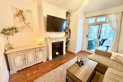 1 bedroom flat for sale, Kingston Road, Staines-Upon-Thames, Surrey, TW18