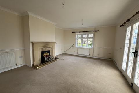 4 bedroom bungalow to rent, Harepath Hill, Seaton