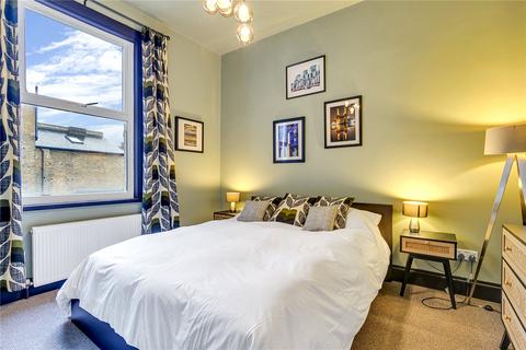 2 bedroom apartment to rent, Broomwood Road, London, SW11