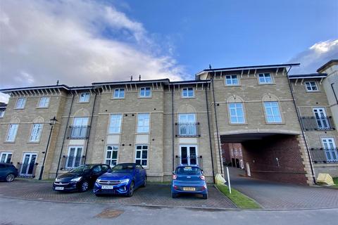 2 bedroom apartment for sale, Marmaville Court, Mirfield