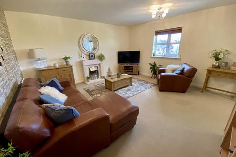 2 bedroom apartment for sale, Marmaville Court, Mirfield