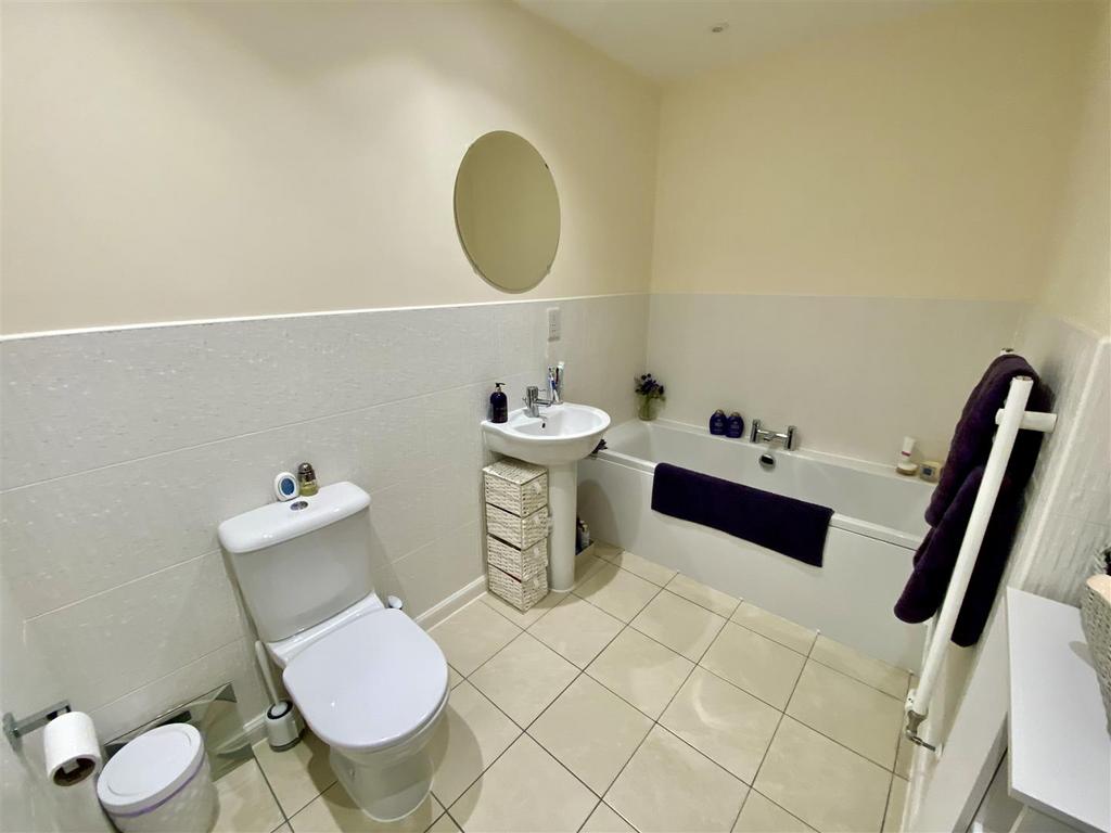 Bramleys Estate Agents - Marmaville Court - Mirfie