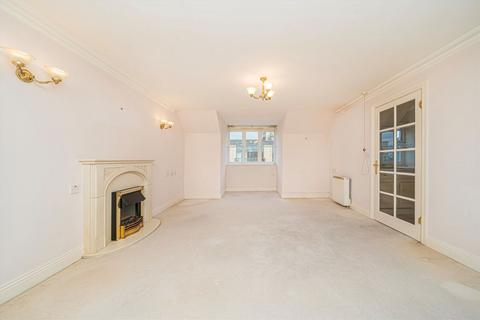 2 bedroom flat for sale, Golden Court, Isleworth TW7