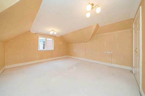 2 bedroom flat for sale, Golden Court, Isleworth TW7