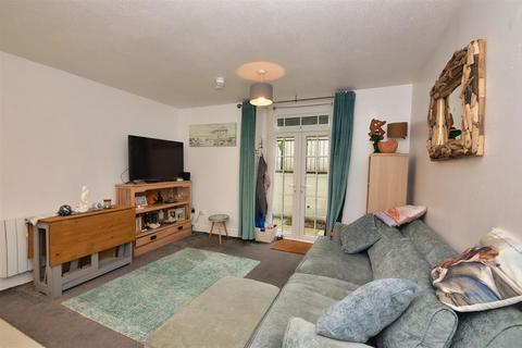 2 bedroom flat for sale, RYDE