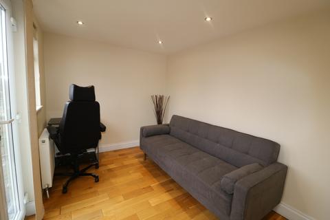 1 bedroom flat to rent, Arngask Road, London SE6