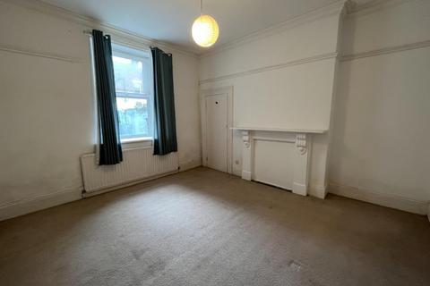 2 bedroom flat to rent, Park Crescent, North Shields