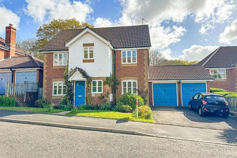 5 bedroom detached house for sale, Robsack Avenue, St. Leonards-On-Sea